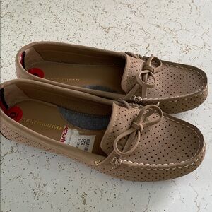 Tommy Hilfiger Tan Perforated Loafers Sz 6